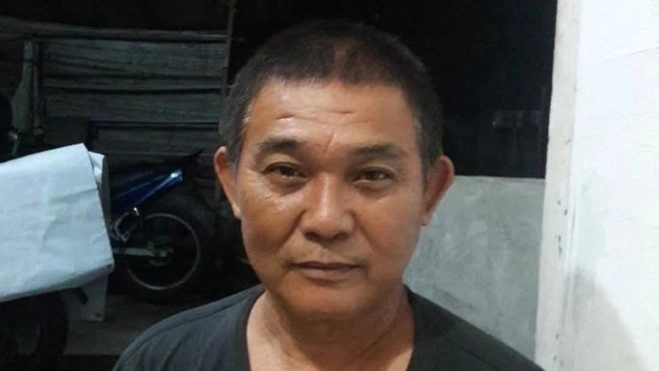 Tampang driver ojol yang kabur tinggalkan penumpang usai kecelakaan depan Gedung DPR/MPR. [instagram @kriminal.jakarta]